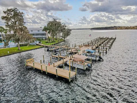 222 River Bend Place Welaka FL 32193