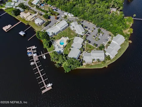 222 River Bend Place Welaka FL 32193