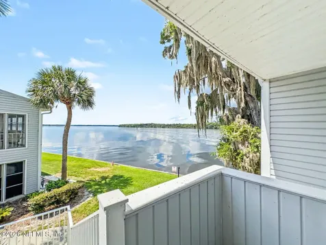 222 River Bend Place Welaka FL 32193