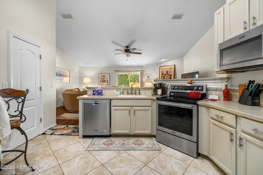 10905 Stanton Hills Drive E Jacksonville FL 32222