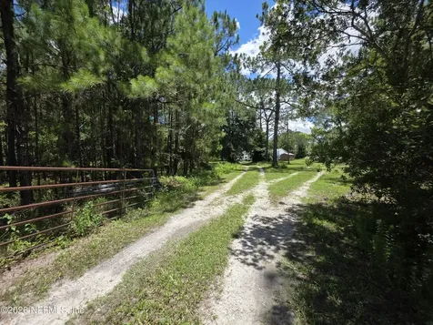 135 Cedar Road East Palatka FL 32131