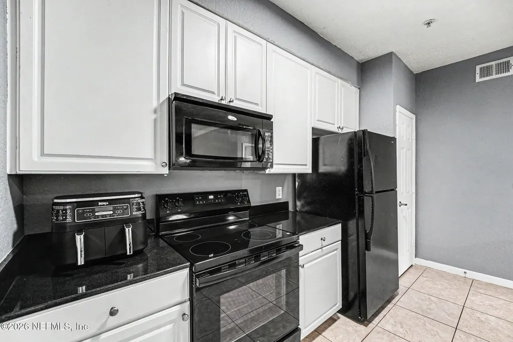 8539 Gate Parkway W Jacksonville FL 32216