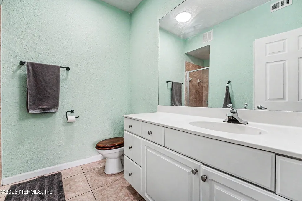 8539 Gate Parkway W Jacksonville FL 32216