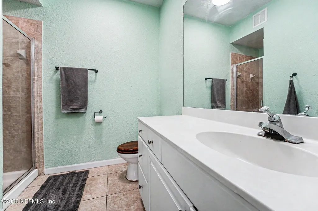 8539 Gate Parkway W Jacksonville FL 32216