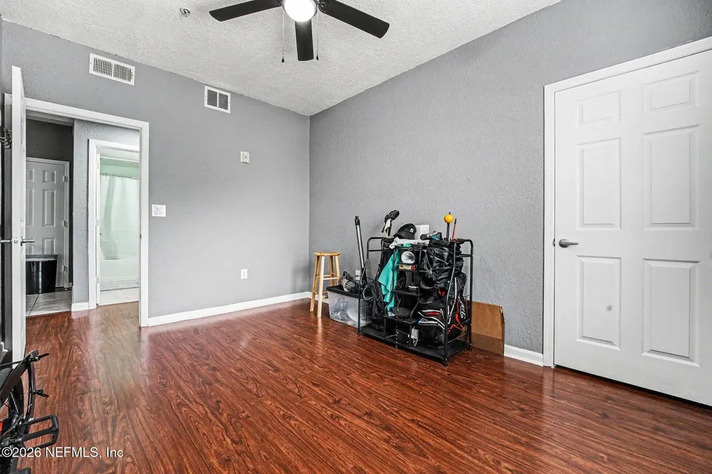 8539 Gate Parkway W Jacksonville FL 32216