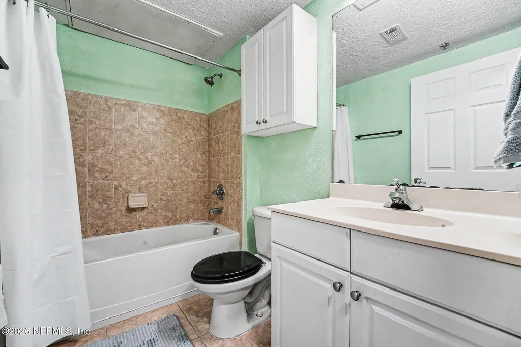 8539 Gate Parkway W Jacksonville FL 32216