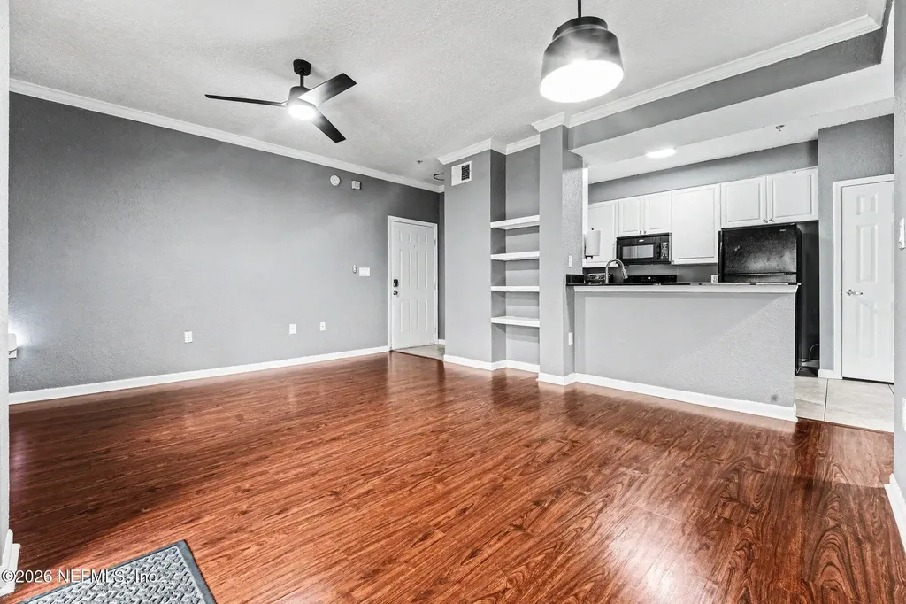 8539 Gate Parkway W Jacksonville FL 32216