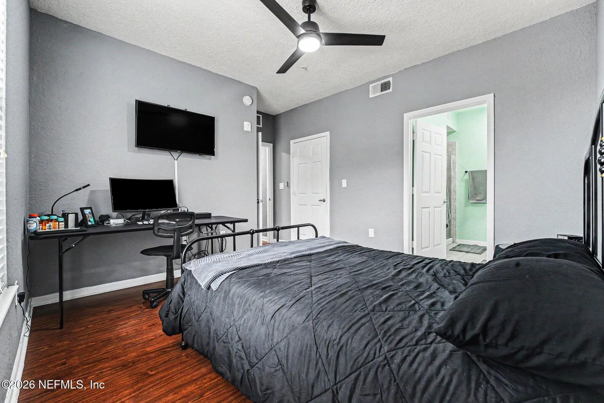8539 Gate Parkway W Jacksonville FL 32216