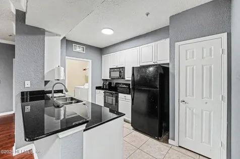 8539 Gate Parkway W Jacksonville FL 32216