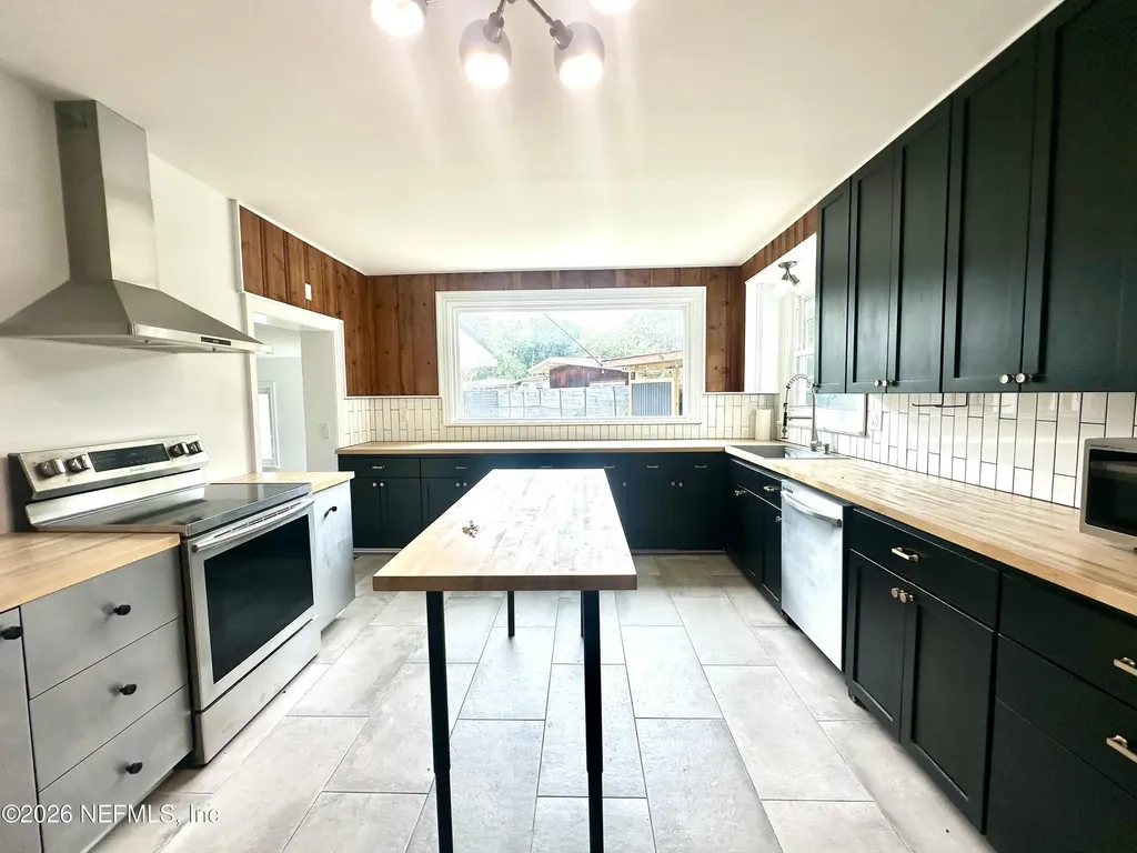 5951 Clifton Avenue Jacksonville FL 32211