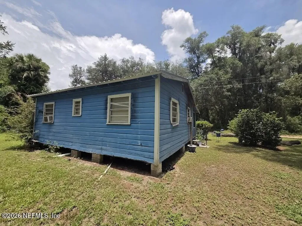 303 E Kansas Street Florahome FL 32140