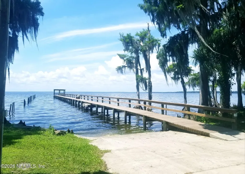917 Paradise Boulevard Georgetown FL 32139