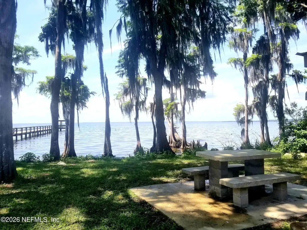 917 Paradise Boulevard Georgetown FL 32139