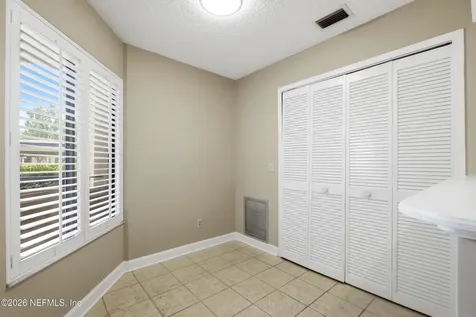 3820 Lavista Circle Jacksonville FL 32217