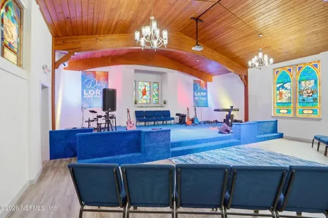 8075 Lone Star Road Jacksonville FL 32211