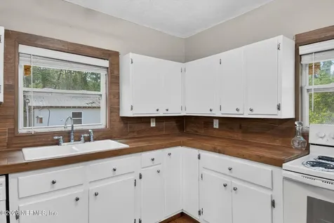 3718 Peach Drive Jacksonville FL 32246