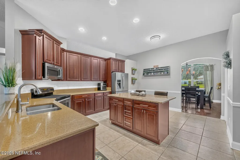 676 Martin Lakes Drive E Jacksonville FL 32220