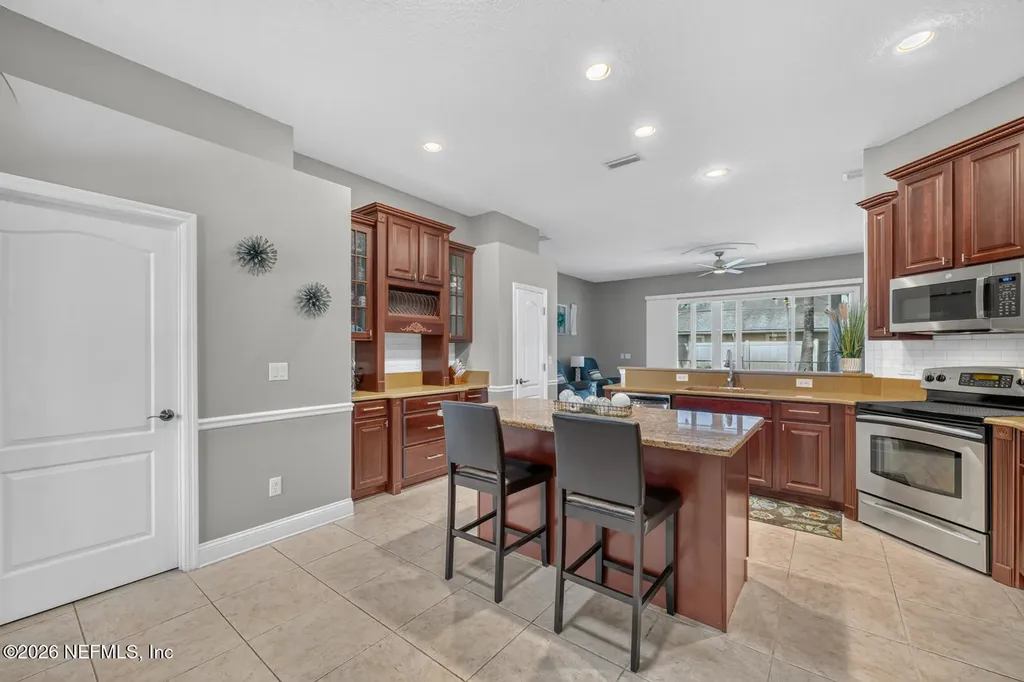 676 Martin Lakes Drive E Jacksonville FL 32220