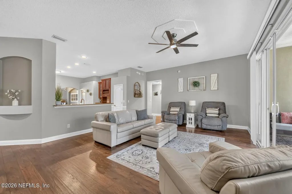 676 Martin Lakes Drive E Jacksonville FL 32220