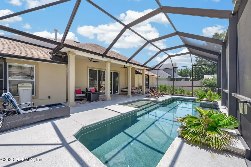 676 Martin Lakes Drive E Jacksonville FL 32220