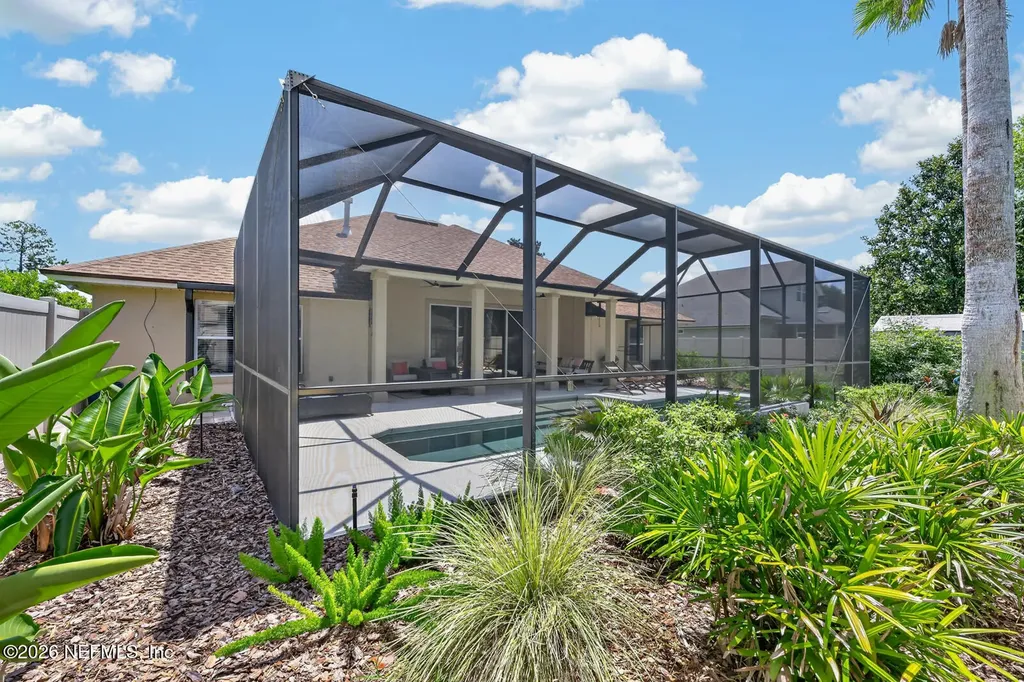 676 Martin Lakes Drive E Jacksonville FL 32220