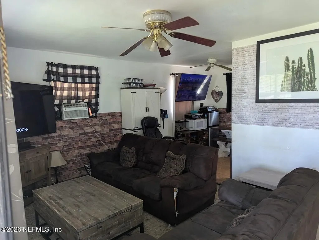 222 Mobile Street Interlachen FL 32148