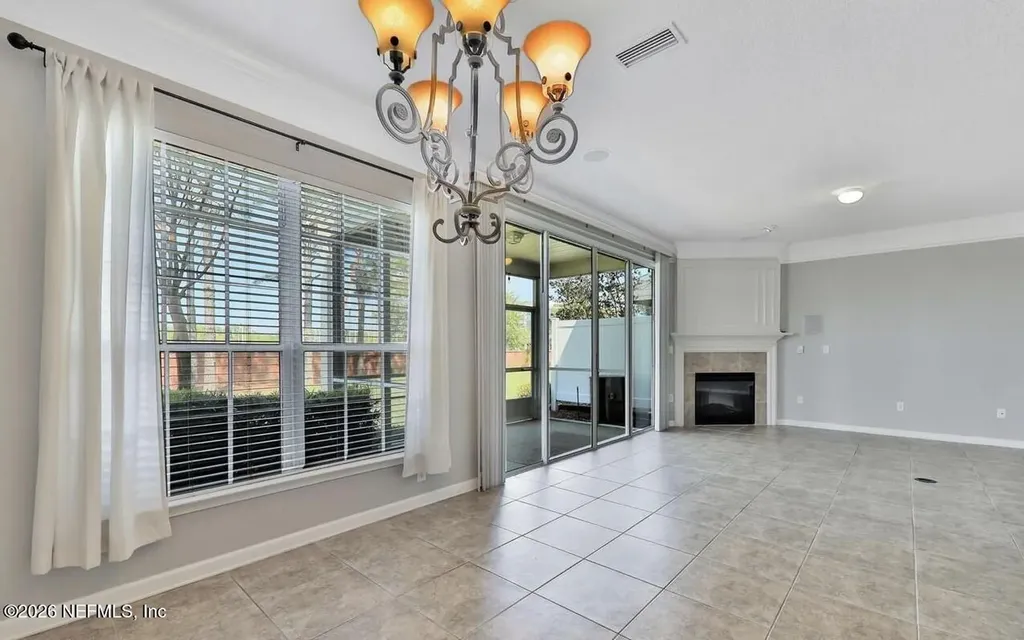 11225 N Castlemain Circle Jacksonville FL 32256