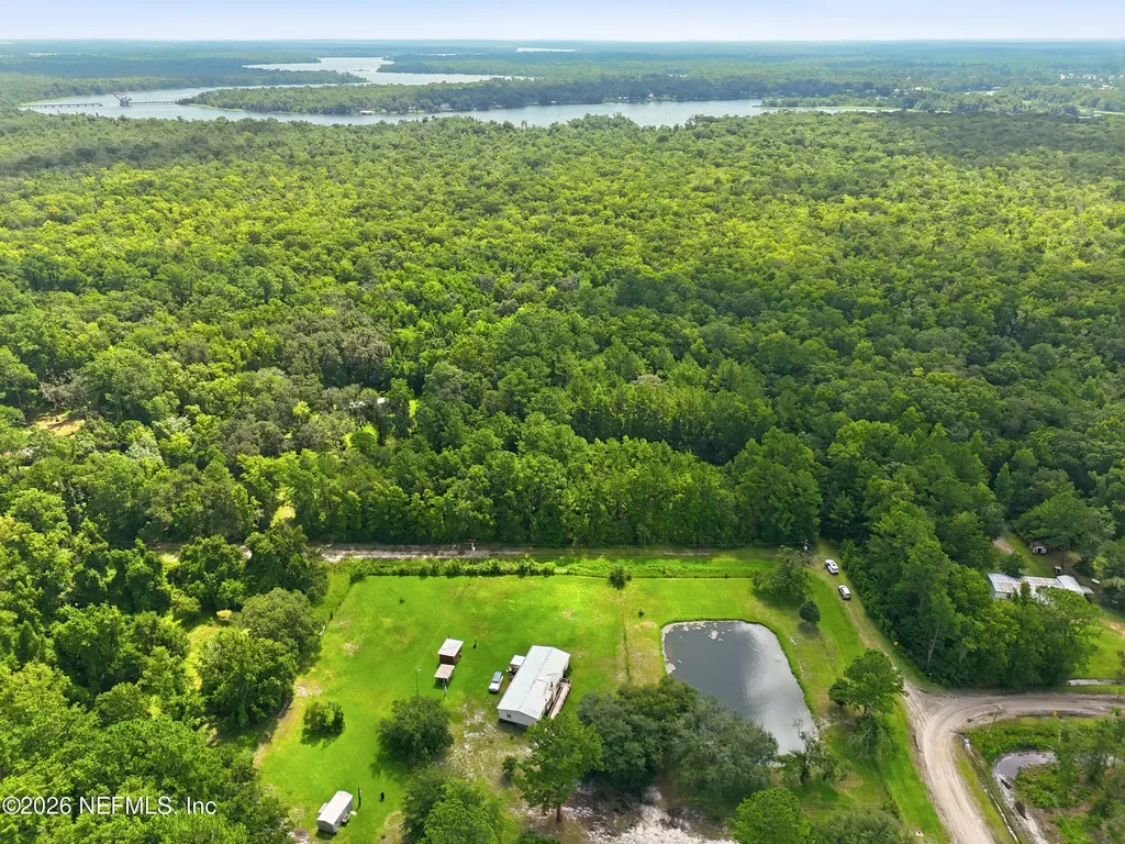 143 Pine Tree Road Palatka FL 32177