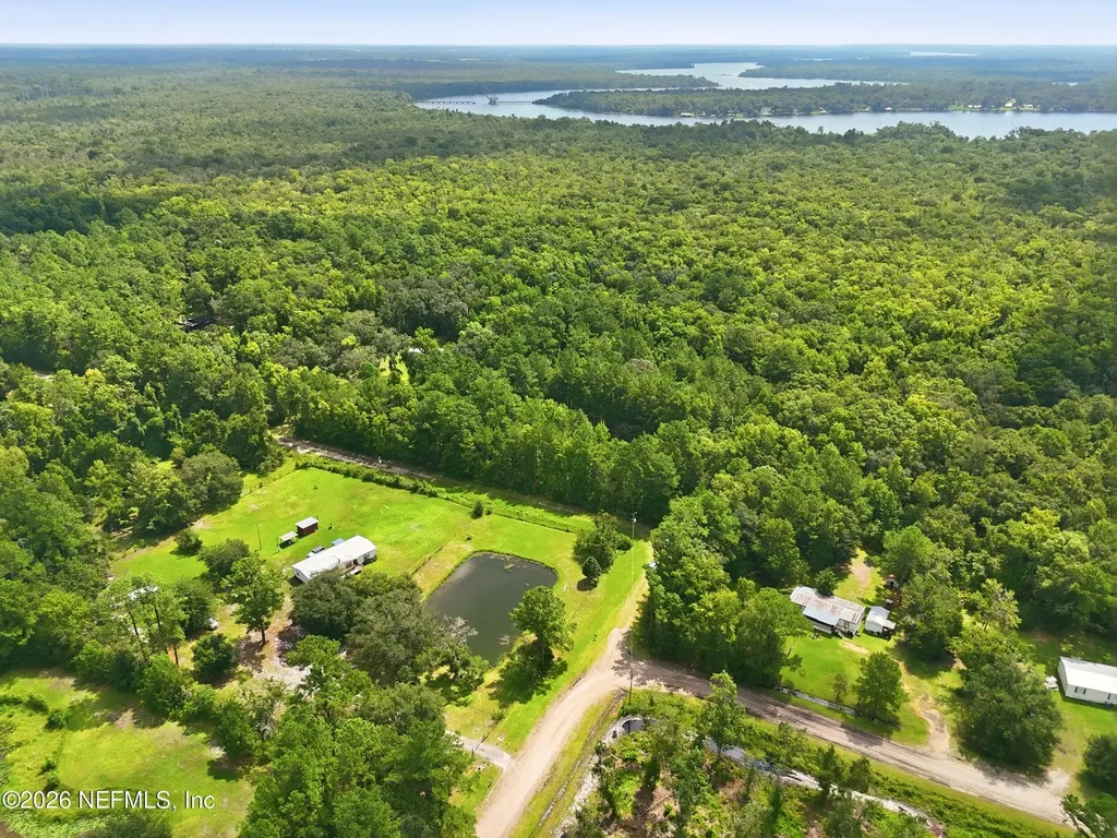 143 Pine Tree Road Palatka FL 32177