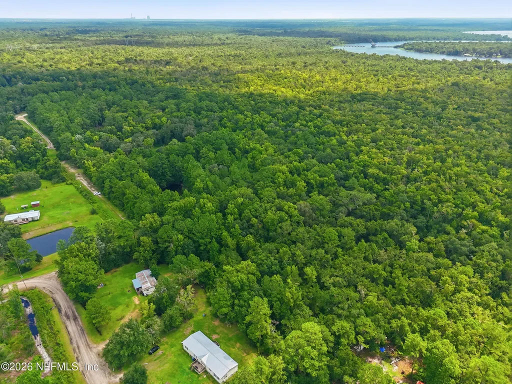 143 Pine Tree Road Palatka FL 32177