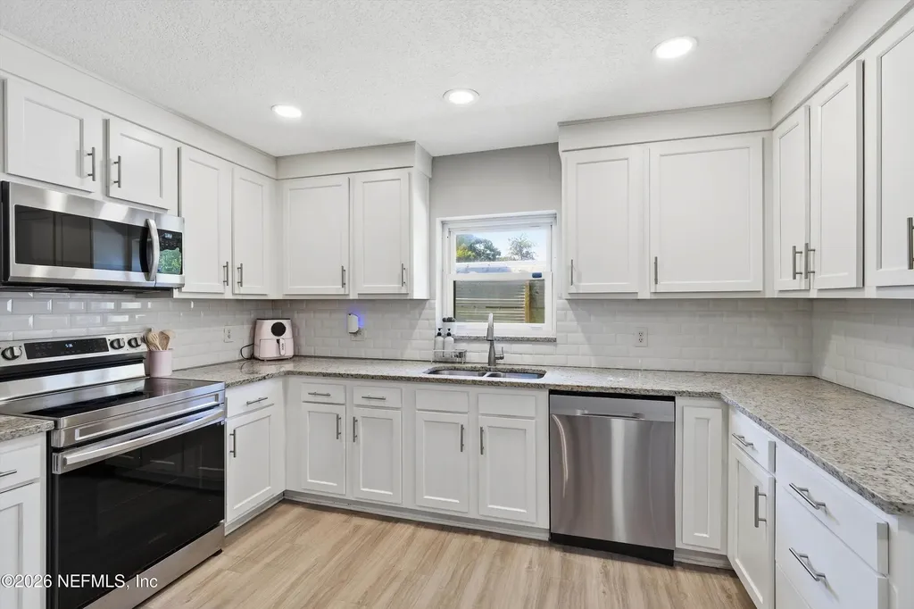 6502 Barnes Road S Jacksonville FL 32216