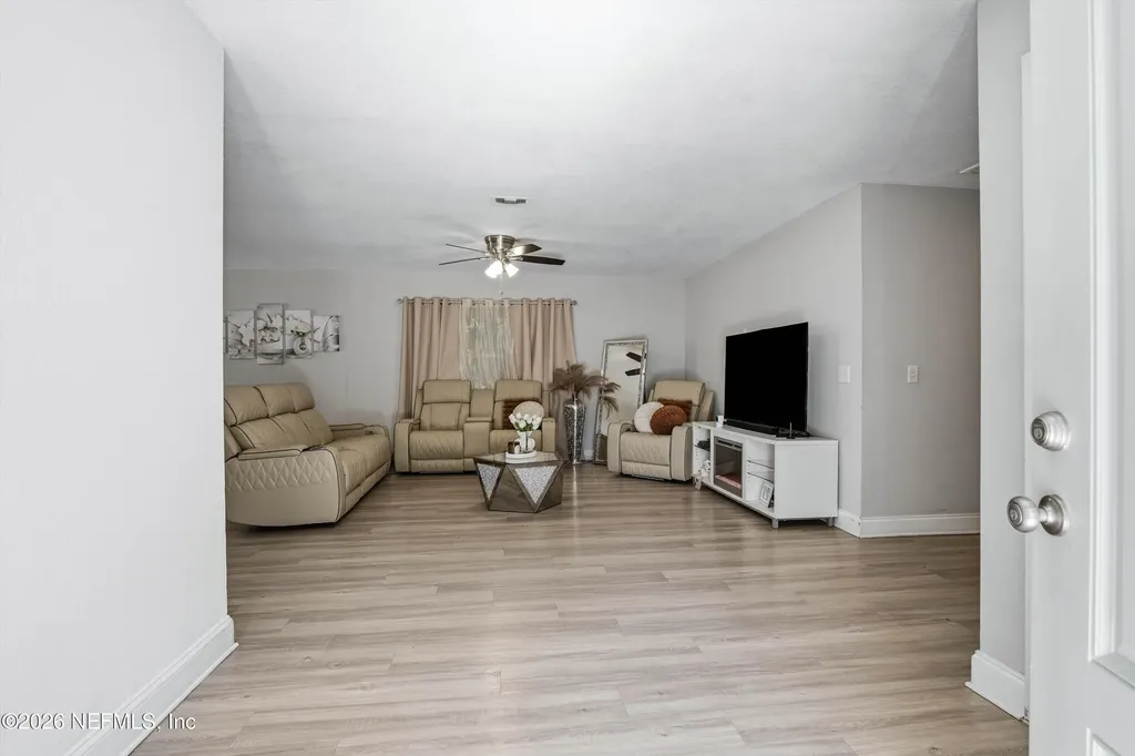 6502 Barnes Road S Jacksonville FL 32216
