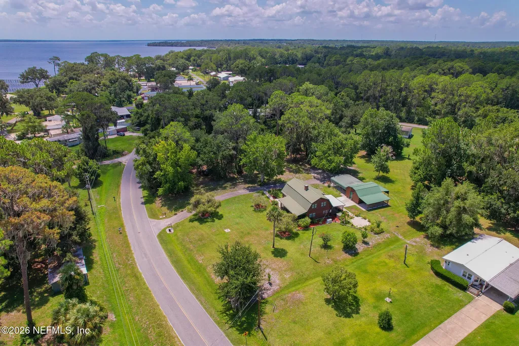 111 Crescent Lake Shore Drive Crescent City FL 32112