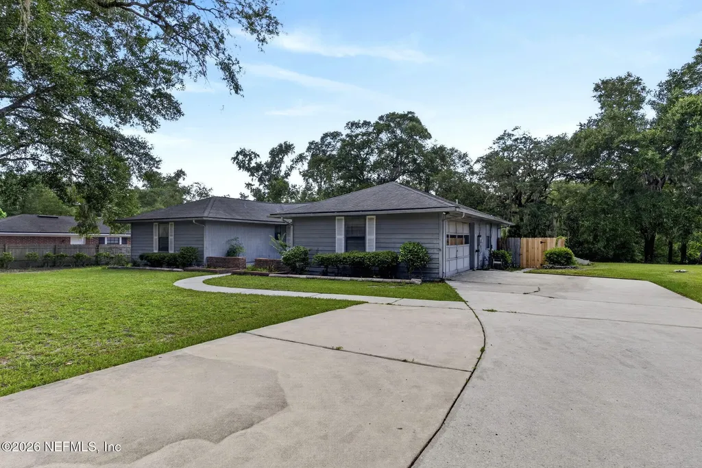 1305 Lake Asbury Drive Green Cove Springs FL 32043