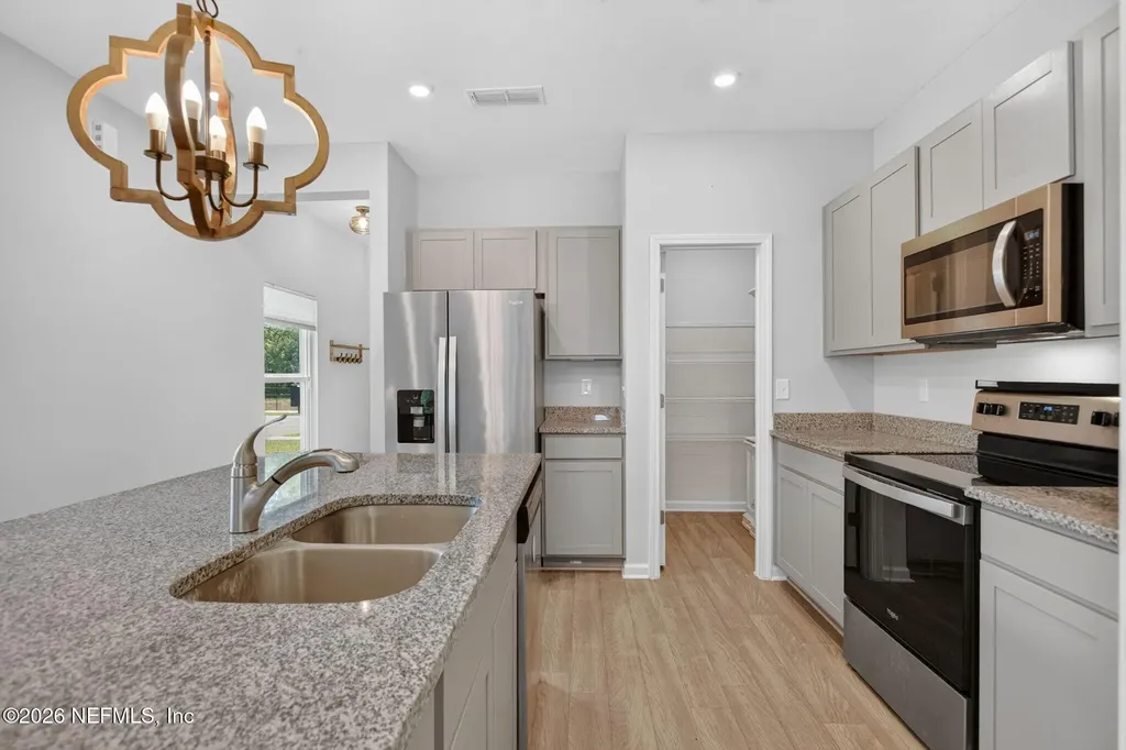 8069 Cheryl Ann Lane Jacksonville FL 32244
