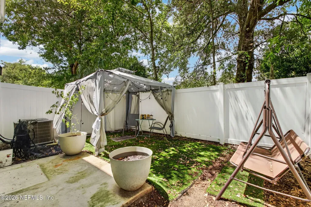 8069 Cheryl Ann Lane Jacksonville FL 32244