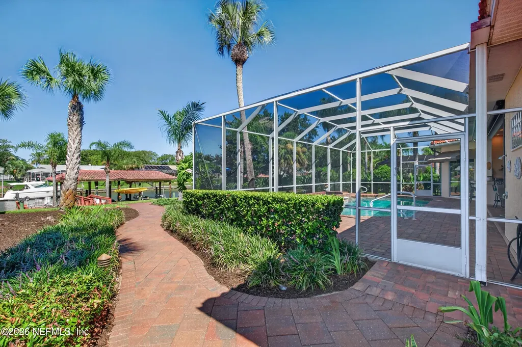 8 Old Oak Drive N Palm Coast FL 32137