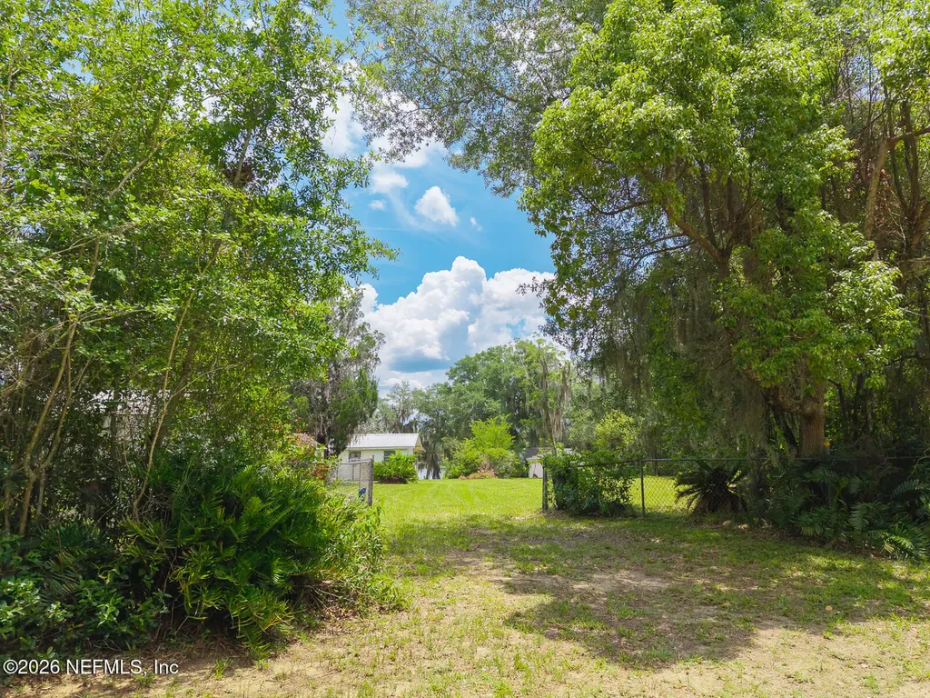 214 Mirror Lake Drive Interlachen FL 32148