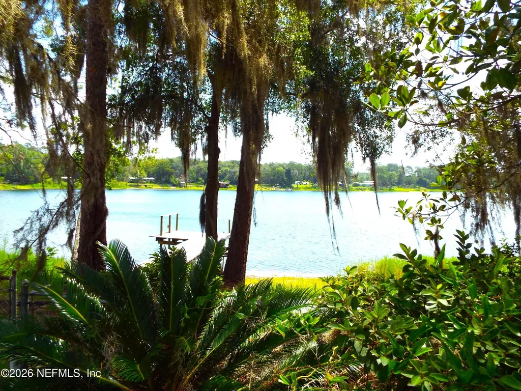 214 Mirror Lake Drive Interlachen FL 32148