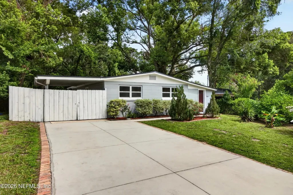 7015 Miss Muffet Lane N Jacksonville FL 32210