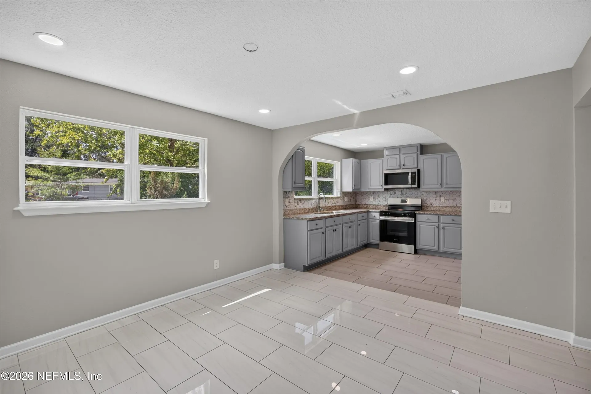 7015 Miss Muffet Lane N Jacksonville FL 32210