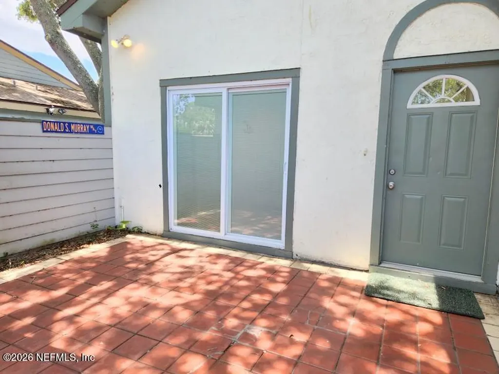 1004 Defender Court W Jacksonville FL 32233