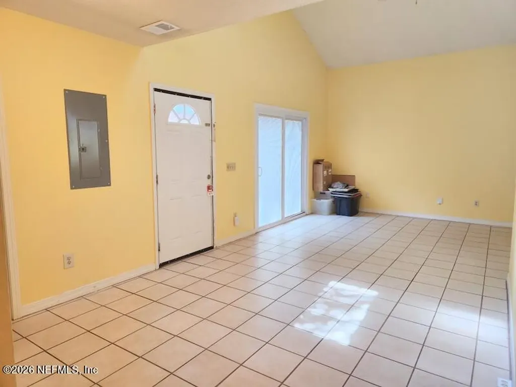 1004 Defender Court W Jacksonville FL 32233