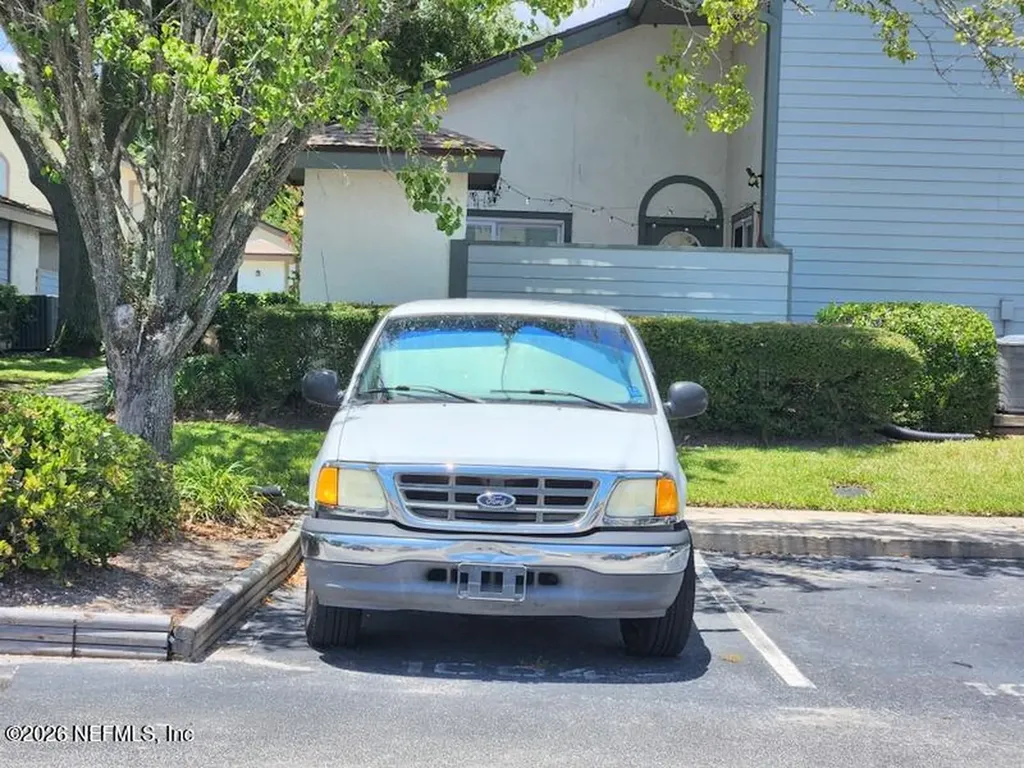 1004 Defender Court W Jacksonville FL 32233