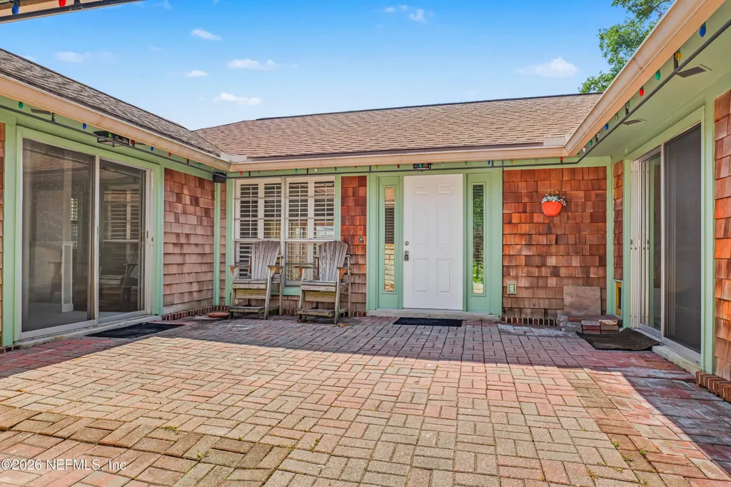 3866 Luth Drive E Jacksonville FL 32250