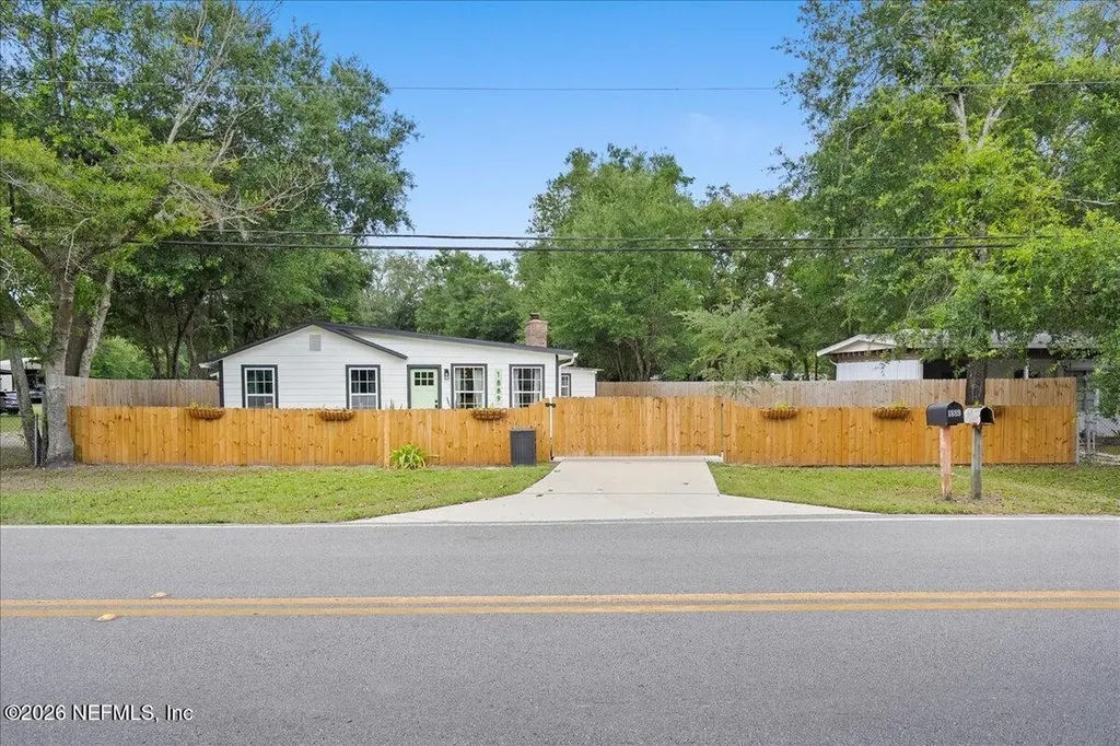 1889 Faye Road Jacksonville FL 32218
