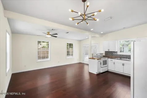 1889 Faye Road Jacksonville FL 32218