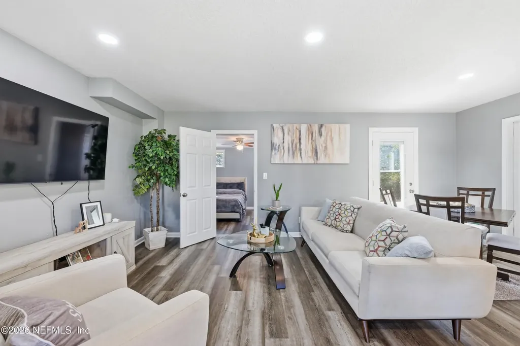 2959 Charme Drive Jacksonville FL 32277