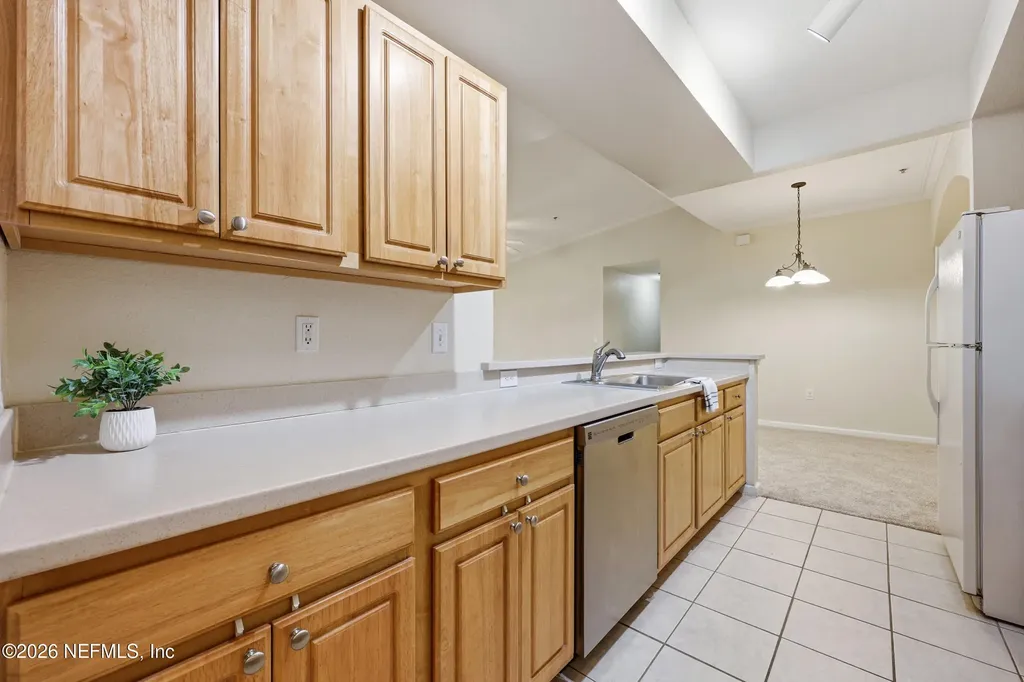 10075 Gate Parkway N Jacksonville FL 32246