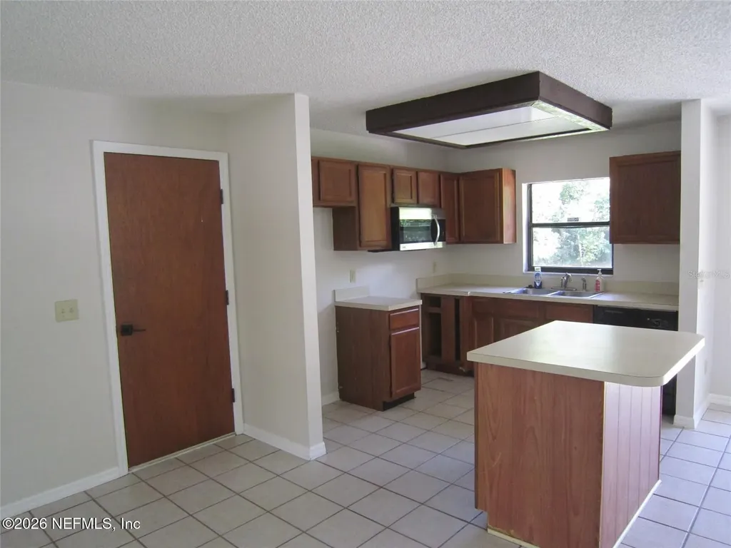 113 W Washington Avenue Deland FL 32720